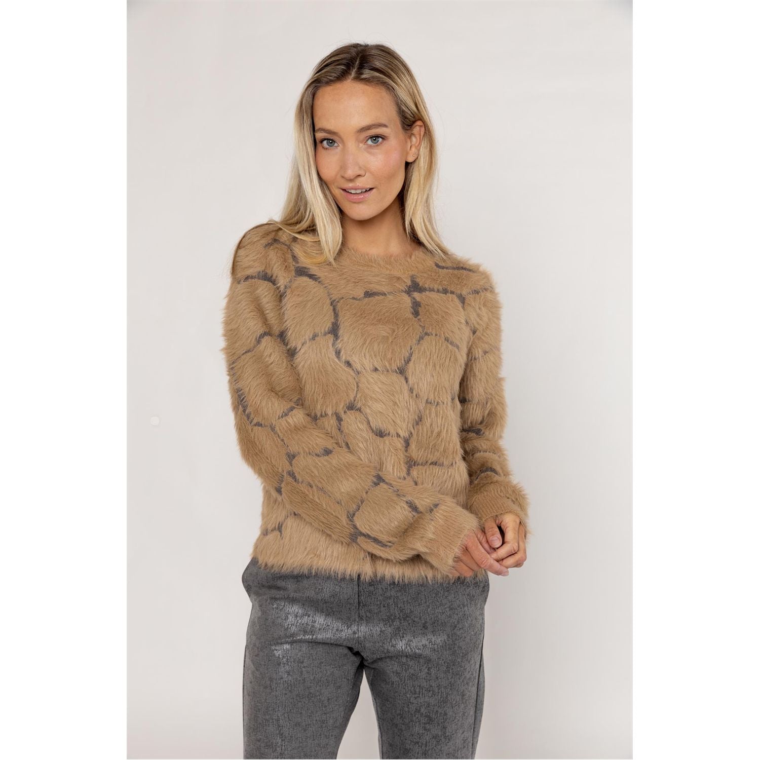 Sweater giraffe