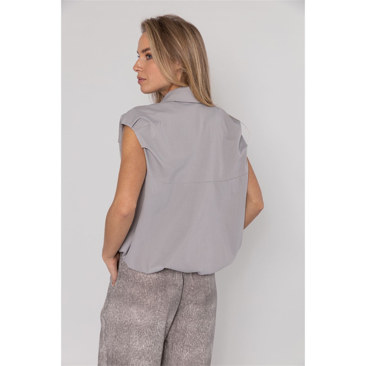 Jacket sleeveless