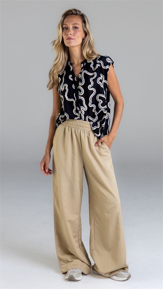 Blouse sleeveless