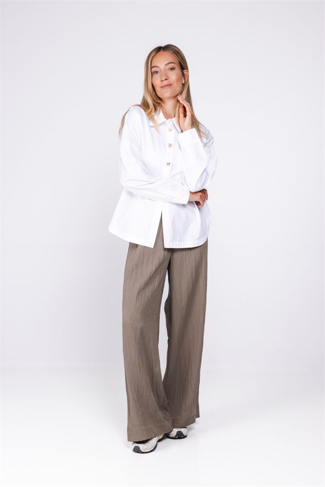 Blouse gold buttons