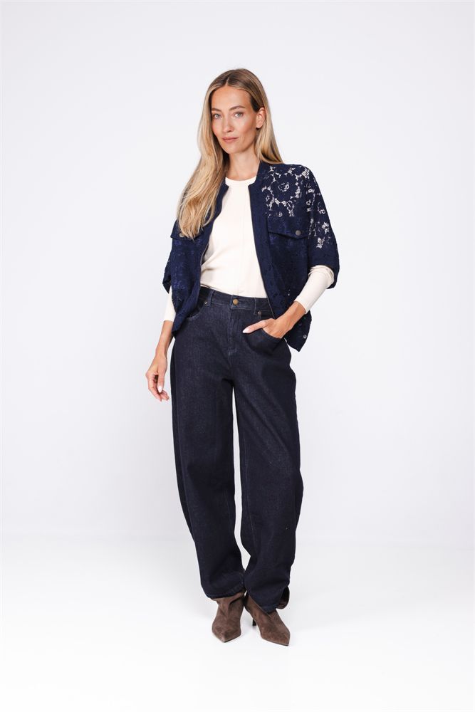 Jacket lace